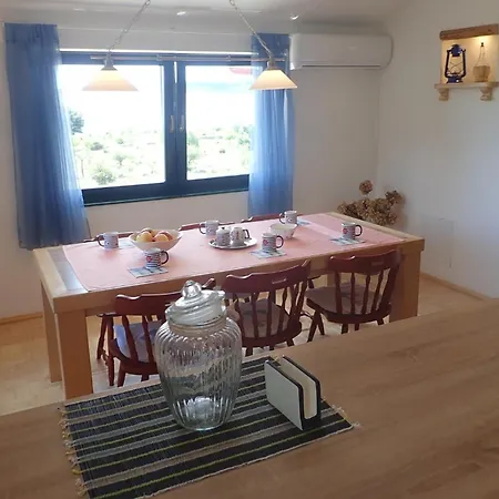 Apartmán With Parking Space Seline, Paklenica - 25458 Seline