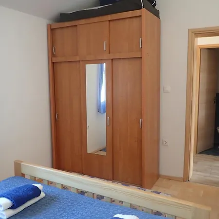 Apartmán With Parking Space Seline, Paklenica - 25458 Seline